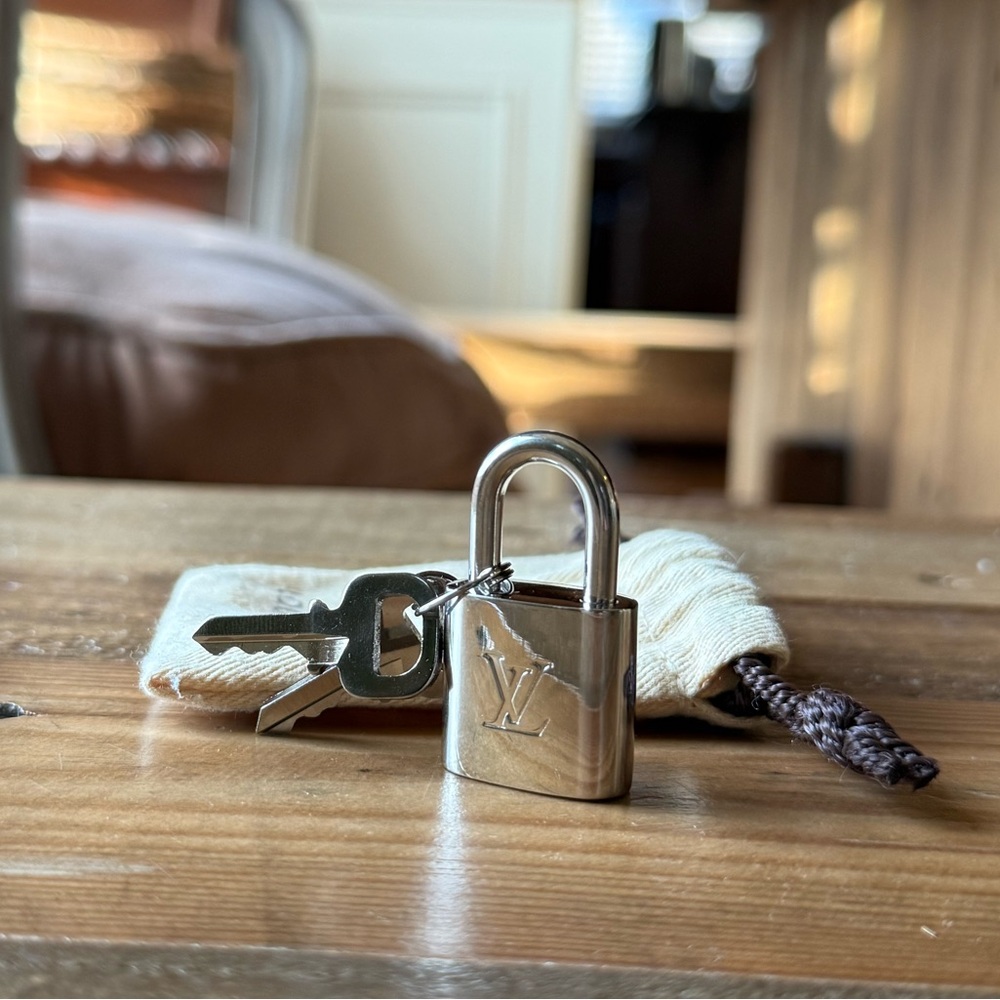 Louis Vuitton Silver Keys and Padlock | Polished Silver Lock and Key Set - Picture 12 of 17